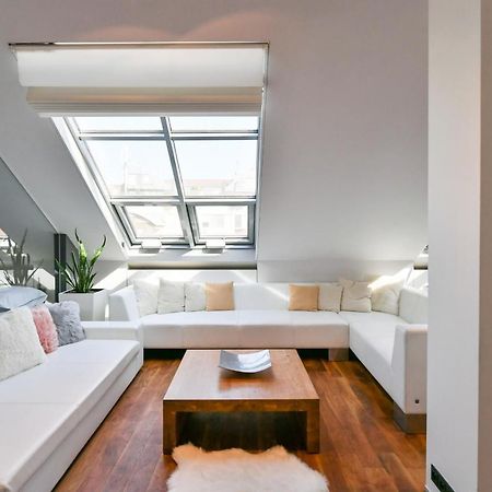 Luxury Central Penthouse With Sauna, Terrace, 250M2, 5Bdrm, 3Bthrm Прага Екстер'єр фото