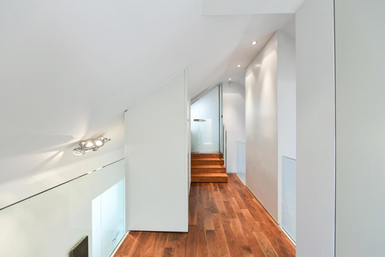 Luxury Central Penthouse With Sauna, Terrace, 250M2, 5Bdrm, 3Bthrm Прага Екстер'єр фото