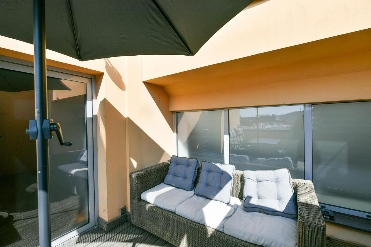 Luxury Central Penthouse With Sauna, Terrace, 250M2, 5Bdrm, 3Bthrm Прага Екстер'єр фото